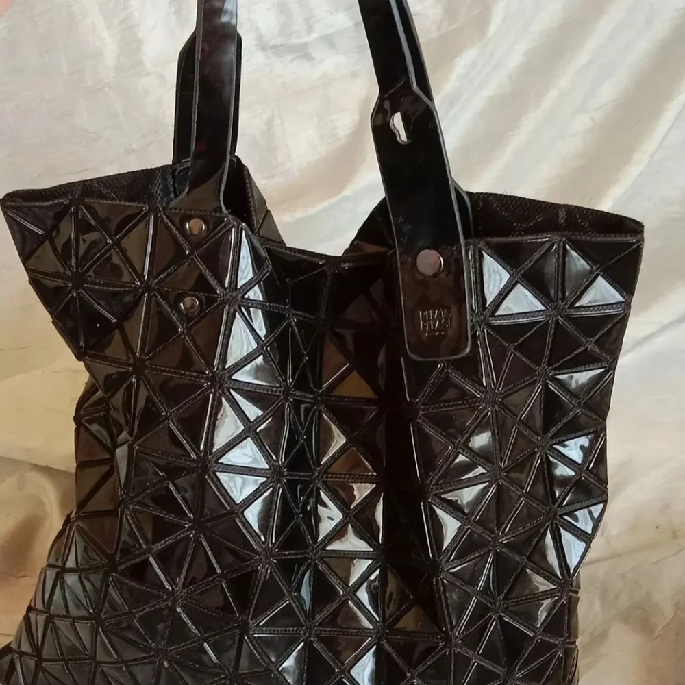 Issey Miyake Prism Tote Bag. - Picture 3 of 9